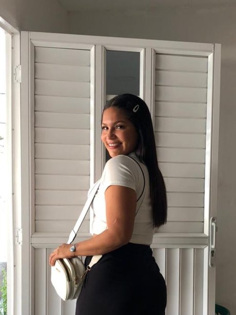 Nazeris Karime star sexy pics