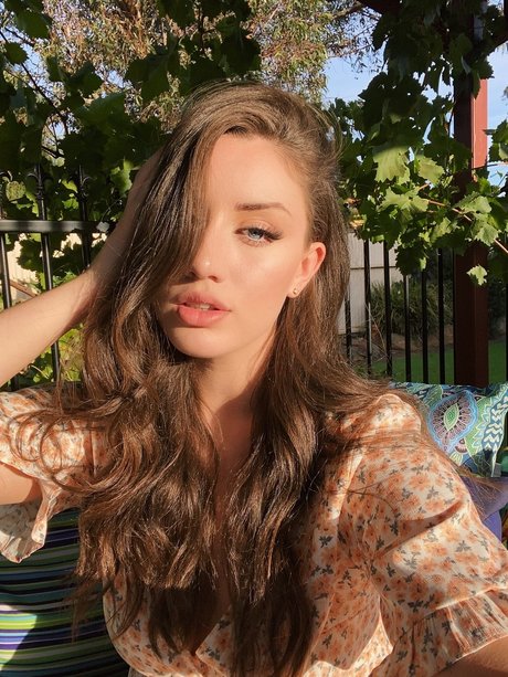 Naomi s Feet star erotic images