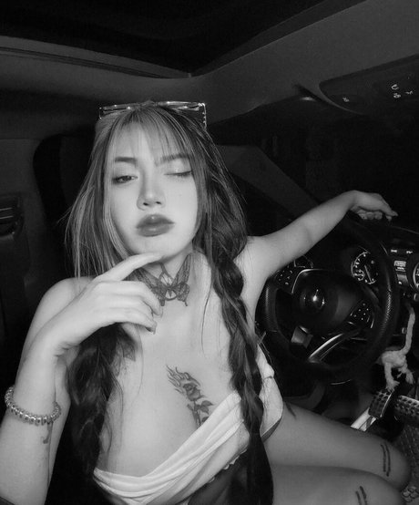 ellekampong pretty star image