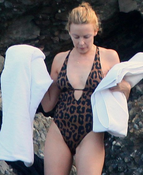 asian small tits onlyfans nude img