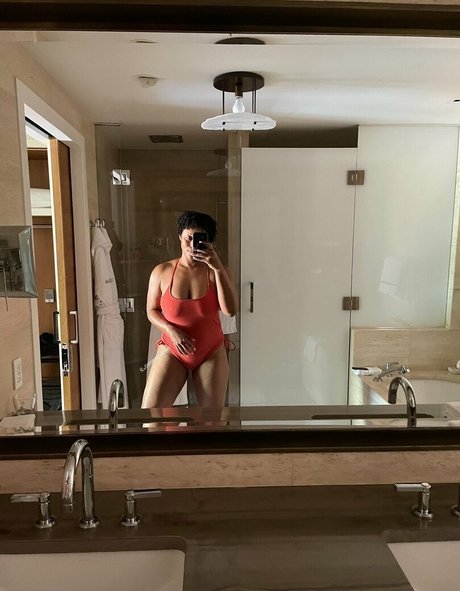 breakofdm model high quality photos