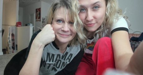 Daughter Mother pornstar picture