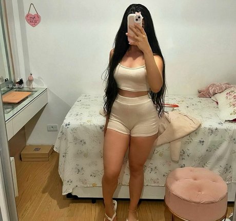 sweet pinnk1 model high quality pics