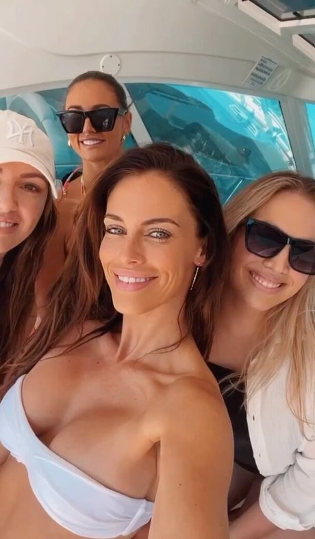 Jessica Lowndes sex model picture