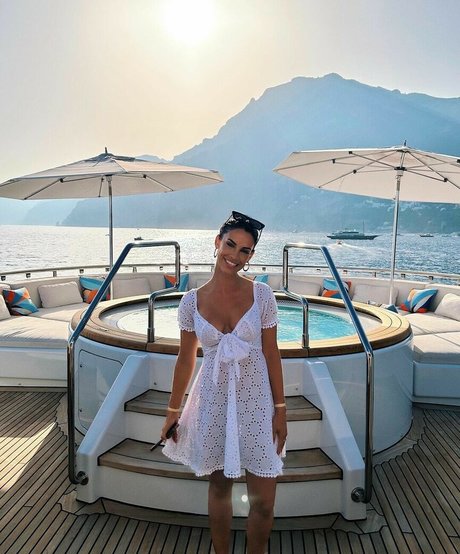 Jessica Lowndes adult star image