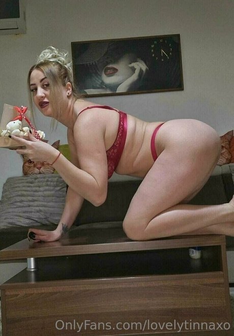 lovelytinnaxo porn actress photos