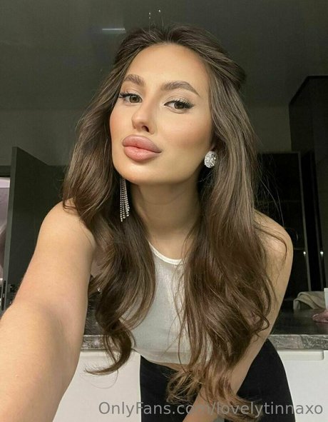 lovelytinnaxo best pornstar gallery