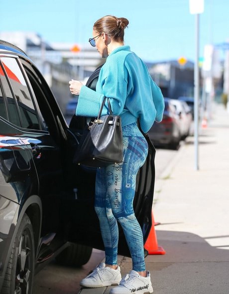 mom fuck onlyfans hot images