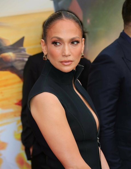 shemale cum in mouth onlyfans art naked pictures