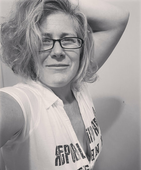 khariscurves pornographic model galleries