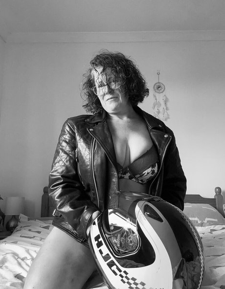 khariscurves star free gallery