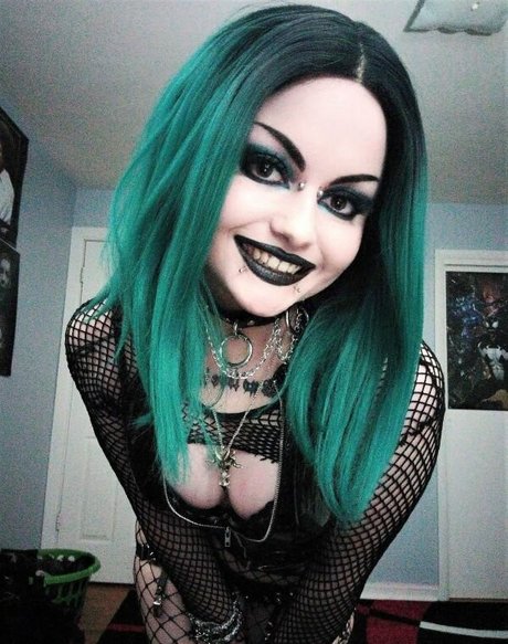 Girlbossnian pornstar pictures