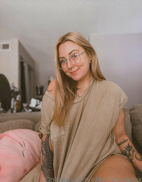 pregnant threesome onlyfans free naked pic