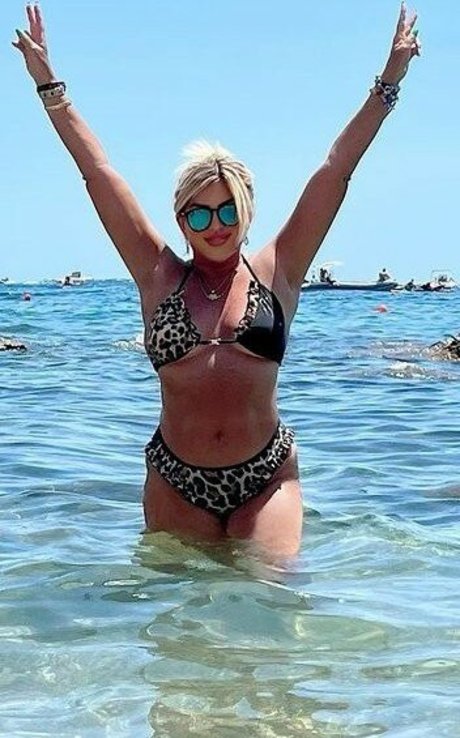 asian cheerleader onlyfans sexy photo