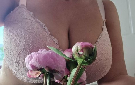 strawberry milk onlyfans hot xxx pic