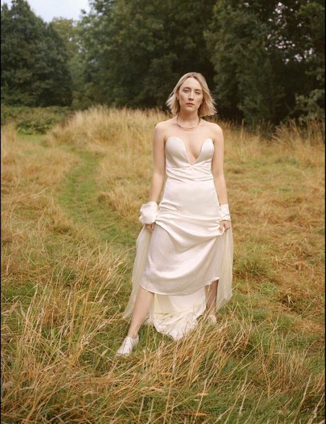 Saoirse Ronan naked actress pictures