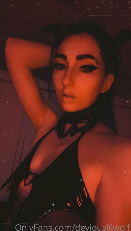 deviouslilwolf pornographic model images