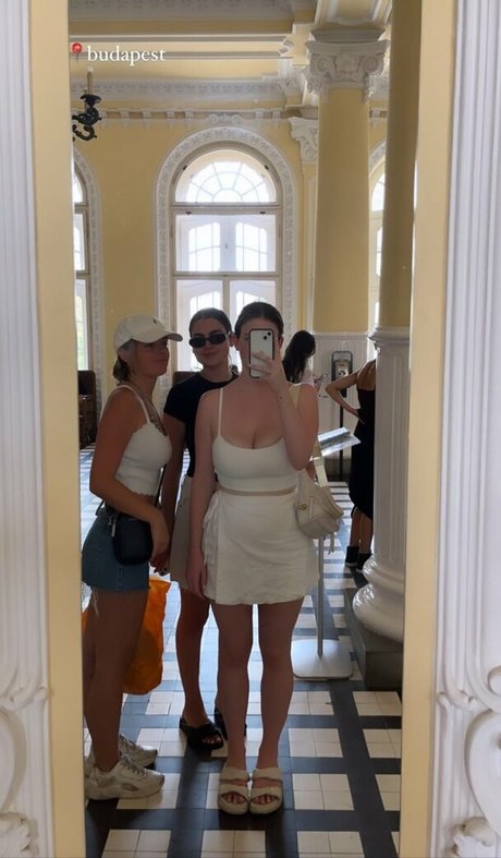 Josie L sexy model image