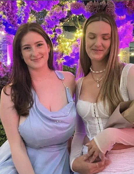 Josie L adult model img