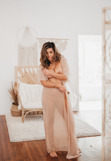 Boudoir Galleries pretty pornstar archive