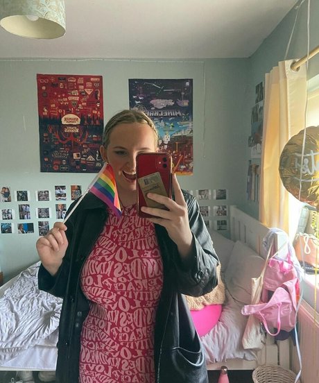 Katie O nude model photos