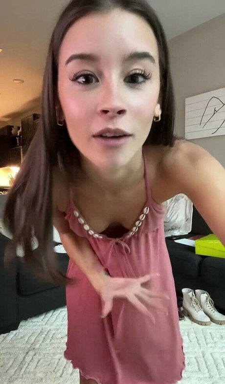 Bitty 01 star naked pic