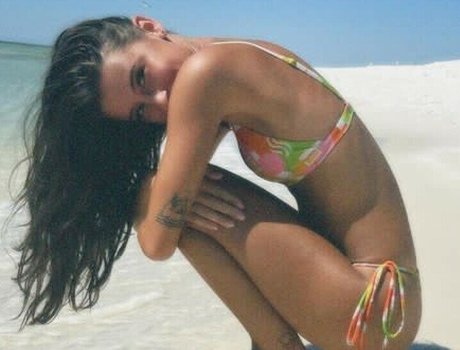 Bitty 01 model naked photo