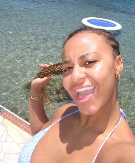 Nia Siux perfect pornstar image