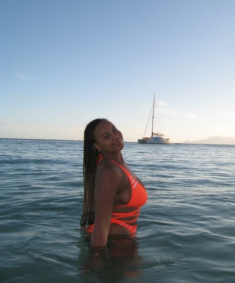 Nia Siux erotic pornstar image