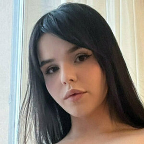 es lainn adult actress images