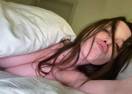 Emiyuh nude star galleries