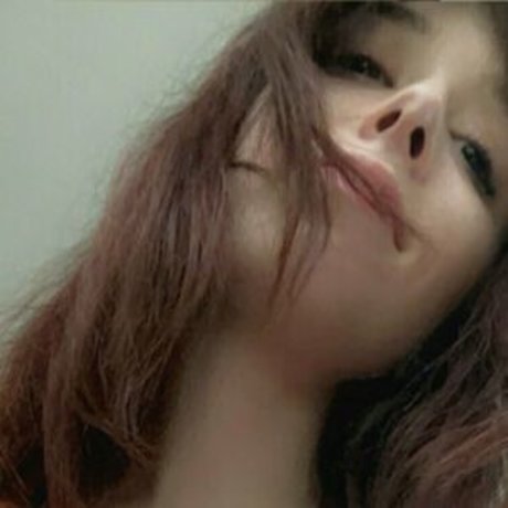 Emiyuh model hot img