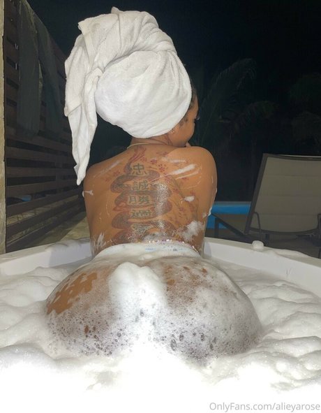 Dejarennae perfect pornstar pics