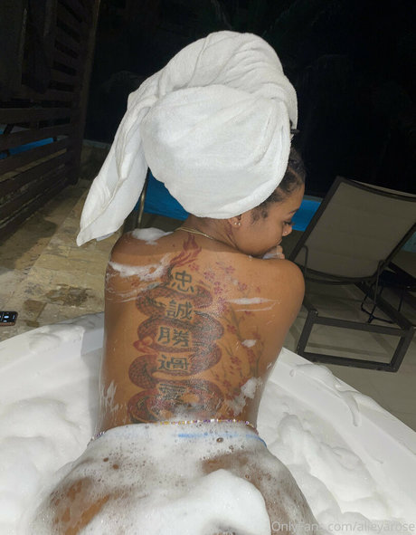 Dejarennae beautiful actress pictures