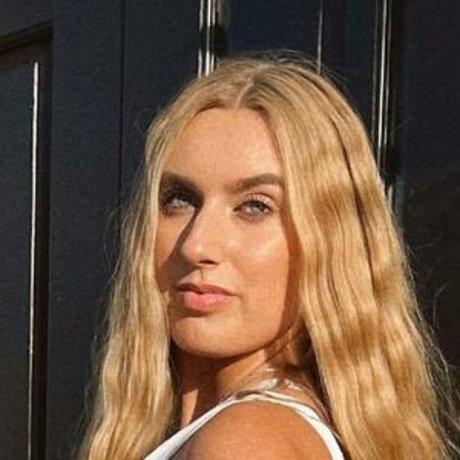 Katie Pierce star art pic