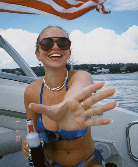 Sophia Armata model top archive