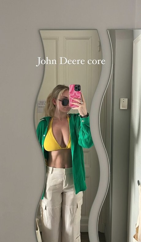 Sophia Armata free actress pics