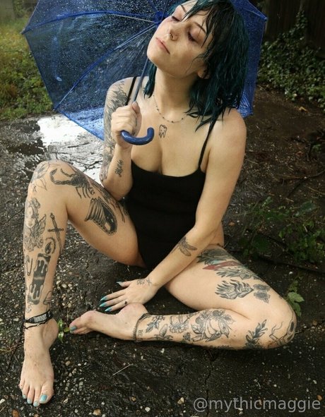 mythicmaggie erotic model photos