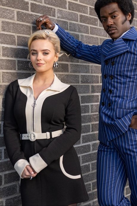 Amelia Eve Gibson hd model pic