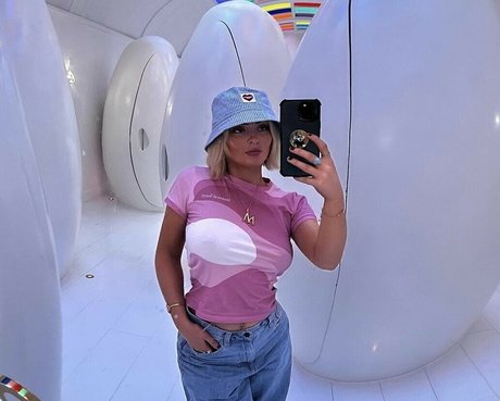 Amelia Eve Gibson high quality star archive