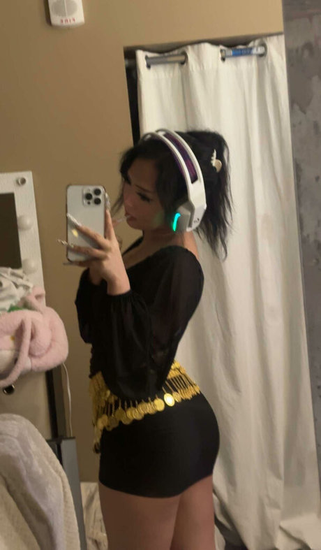 Samantha Yang Hmong Photo Gallery