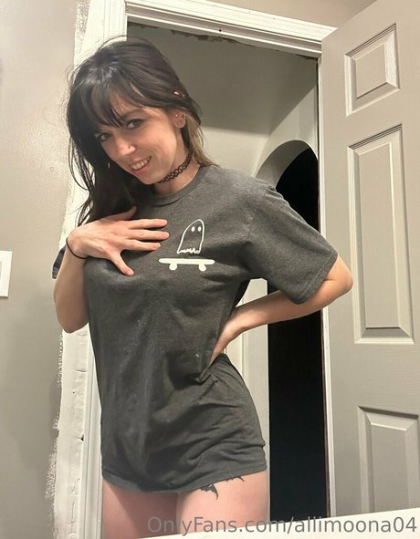 allimoona04 sexy actress image