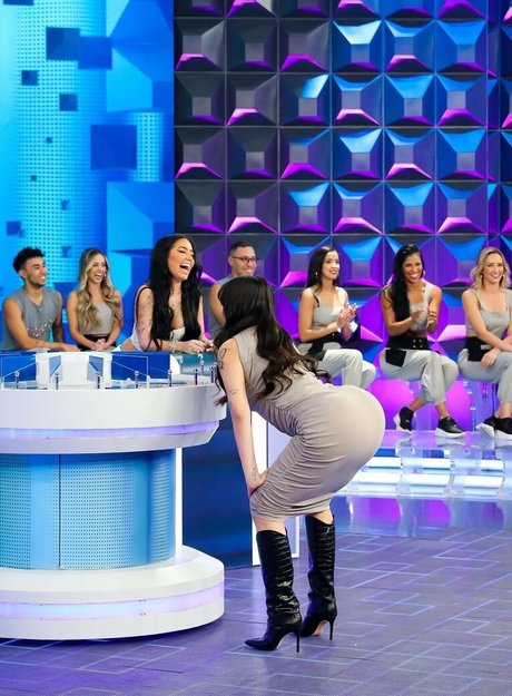 Taina Costa naked star images