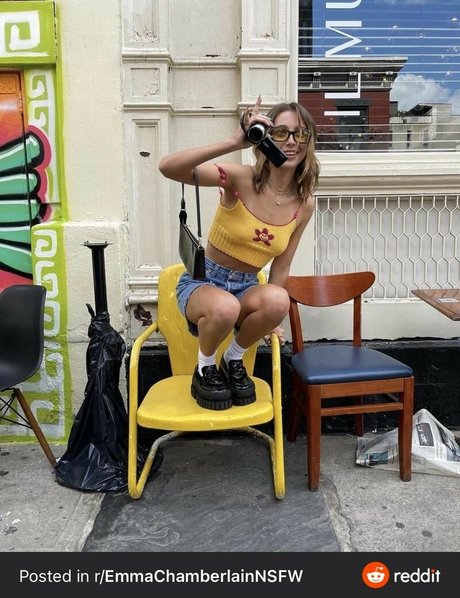 Emma Chamberlain star nice pics