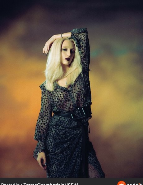 Emma Chamberlain star beautiful photo