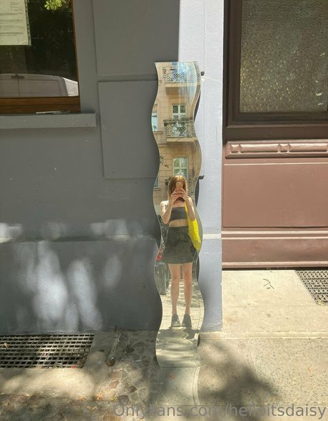 Helloitsdaisy exclusive model photos