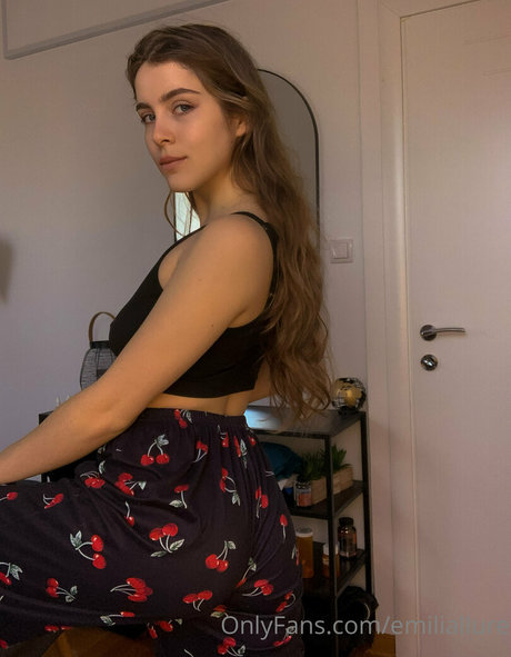 Emiliallure sexy actress archive