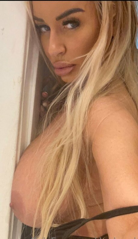 Dugheed star nudes photo