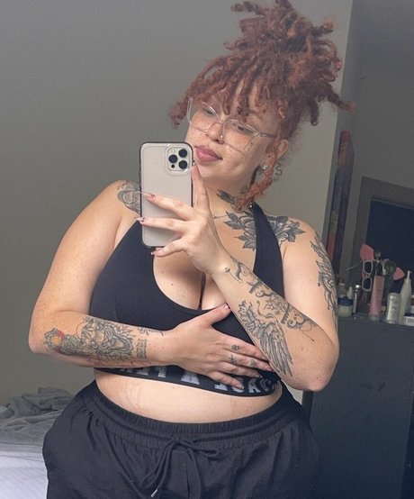 AHintOfRed pornstar sexy image