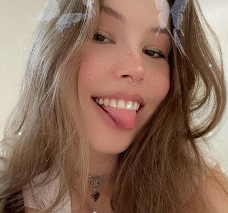 Emily Asmr beautiful model image